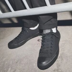Black Chuck Taylor All Stat Low Top Sneaker Men 7.5 Women 9.5